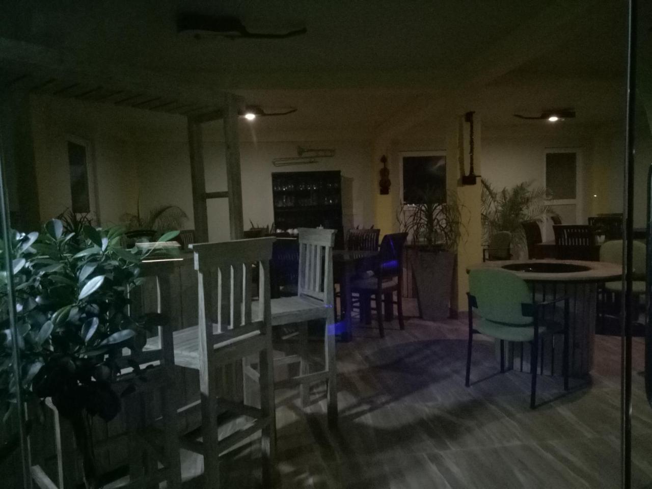 This Is It Airport Hotel And Restaurant Негомбо Екстер'єр фото